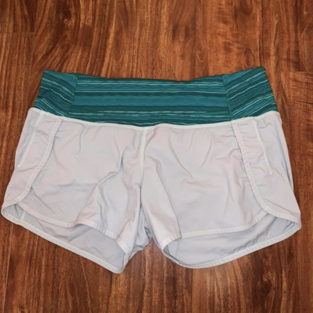Lululemon Run Time Shorts Size 6 green
